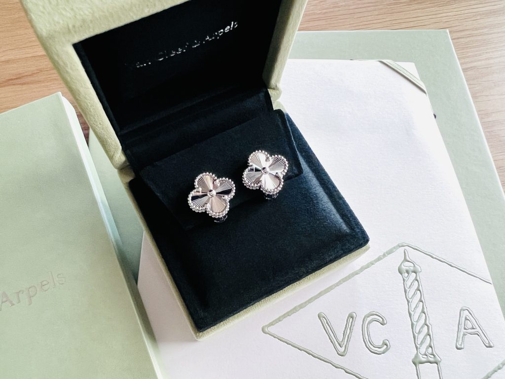 ヴァンクリ ギヨシェ イヤリング